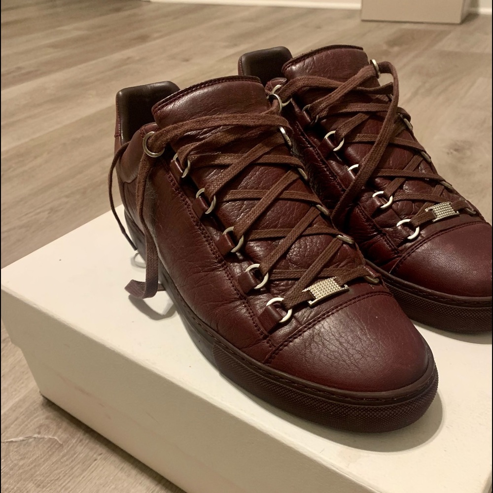 Burgundy Balenciaga‘s